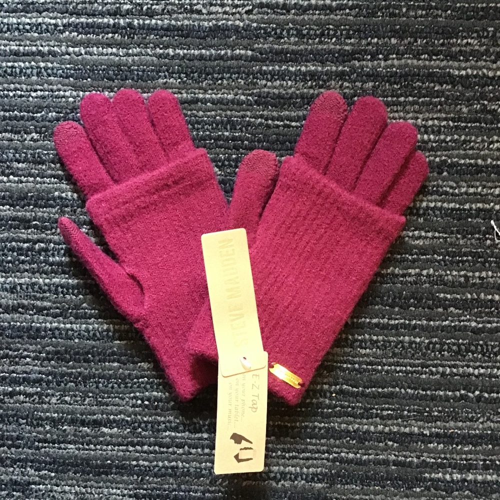Cozy red gloves